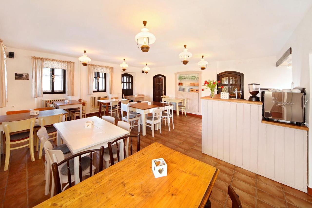 Restaurace a penzion Jilm Jilemnice Esterno foto